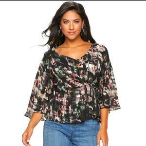 💙3 for $30💙 Jennifer Lopez Knot Front Flowy Top